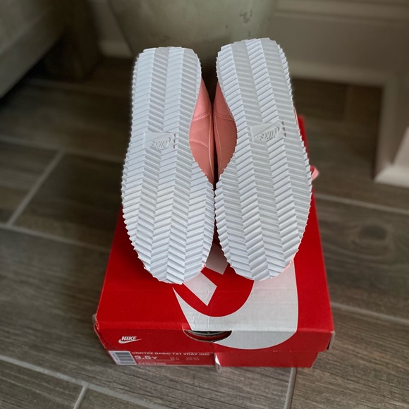 Nike Cortez Basic TXT VDay GS Sneaker - Picture 10 of 10